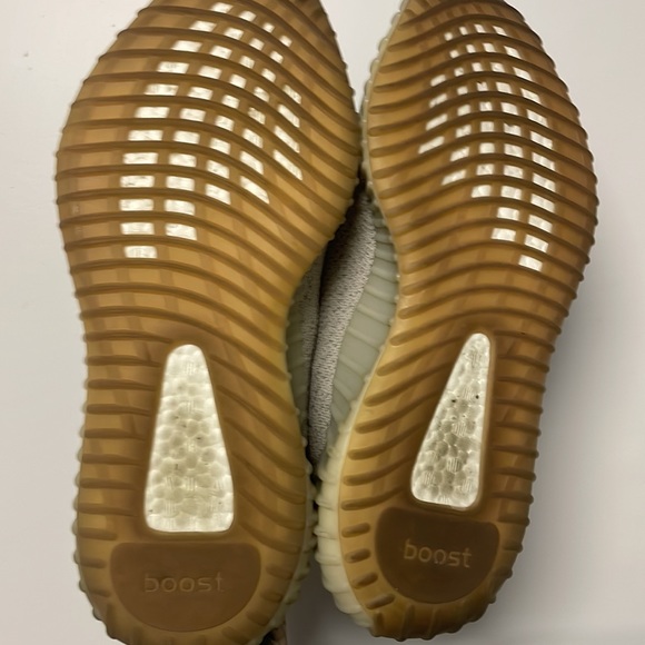 YEEZY 350 Sesame Sz9.5 - Picture 3 of 5